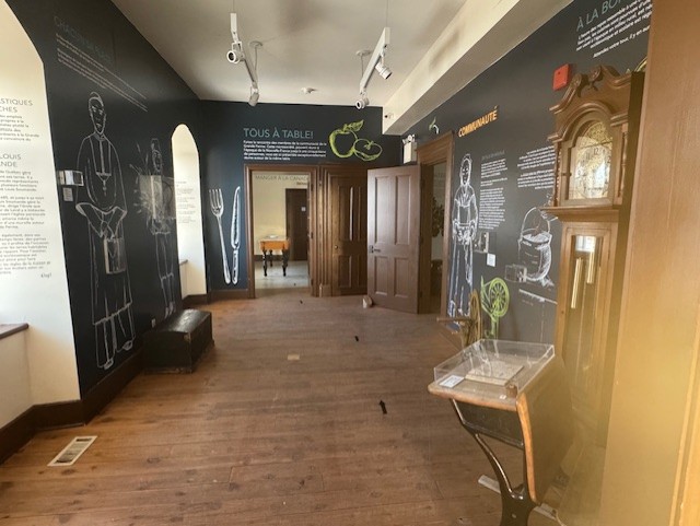Une salle de l'exposition permanente
